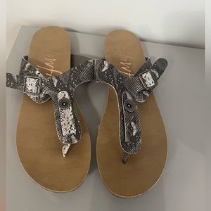 Gently used Blowfish snake skin sandals!